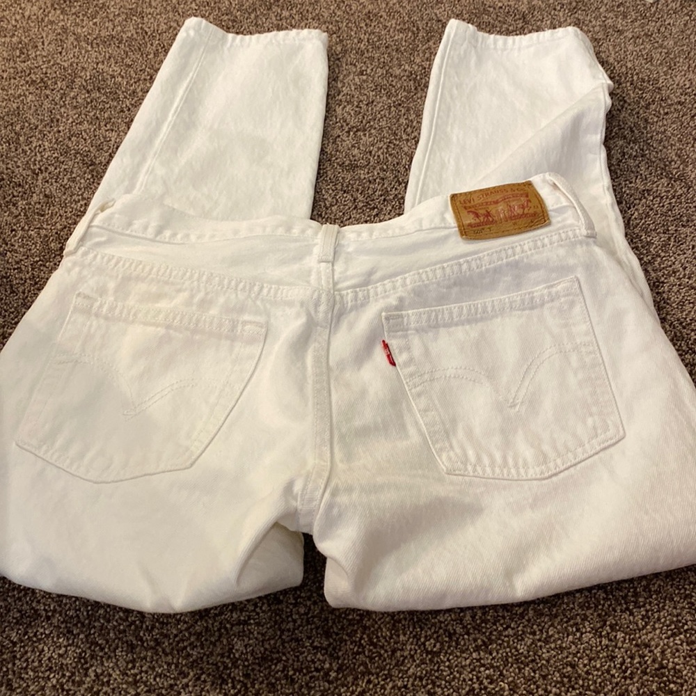 VINTAGE LEVI 501 JEANS.   NWOT.  W27 L28